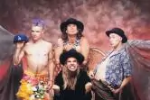 Red Hot Chili Peppers za kulisami i na scenie